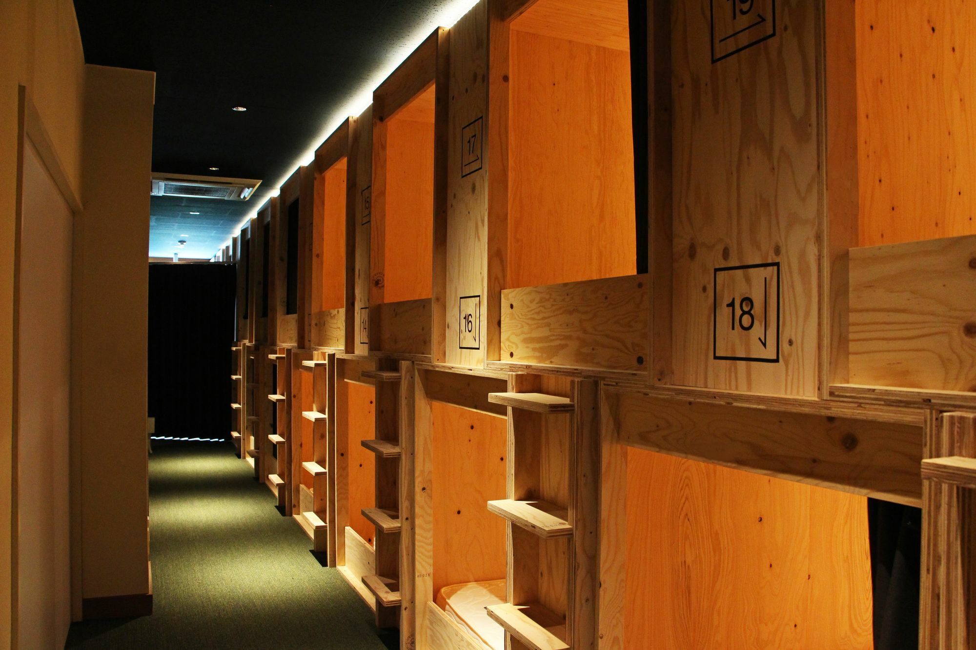 Travel&Book Hotel Hulatoncabin Takamatsu Eksteriør billede